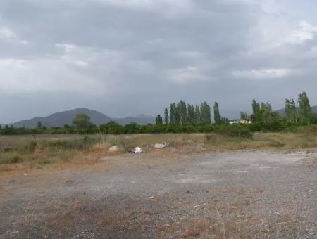 Kommerzielles Grundstück Für Verkauf In Dalyan, Dalyan Sie Auf Dem Highway 17,805M2 Grundstück Zum Verkauf Schnäppchen