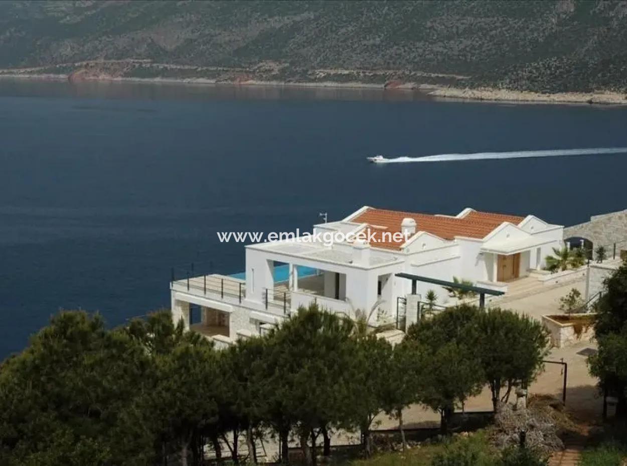 Kaş Denize Sıfır Satılık Villa Meyis Adasına Ve Deniz Manzaralı Satılık Villa